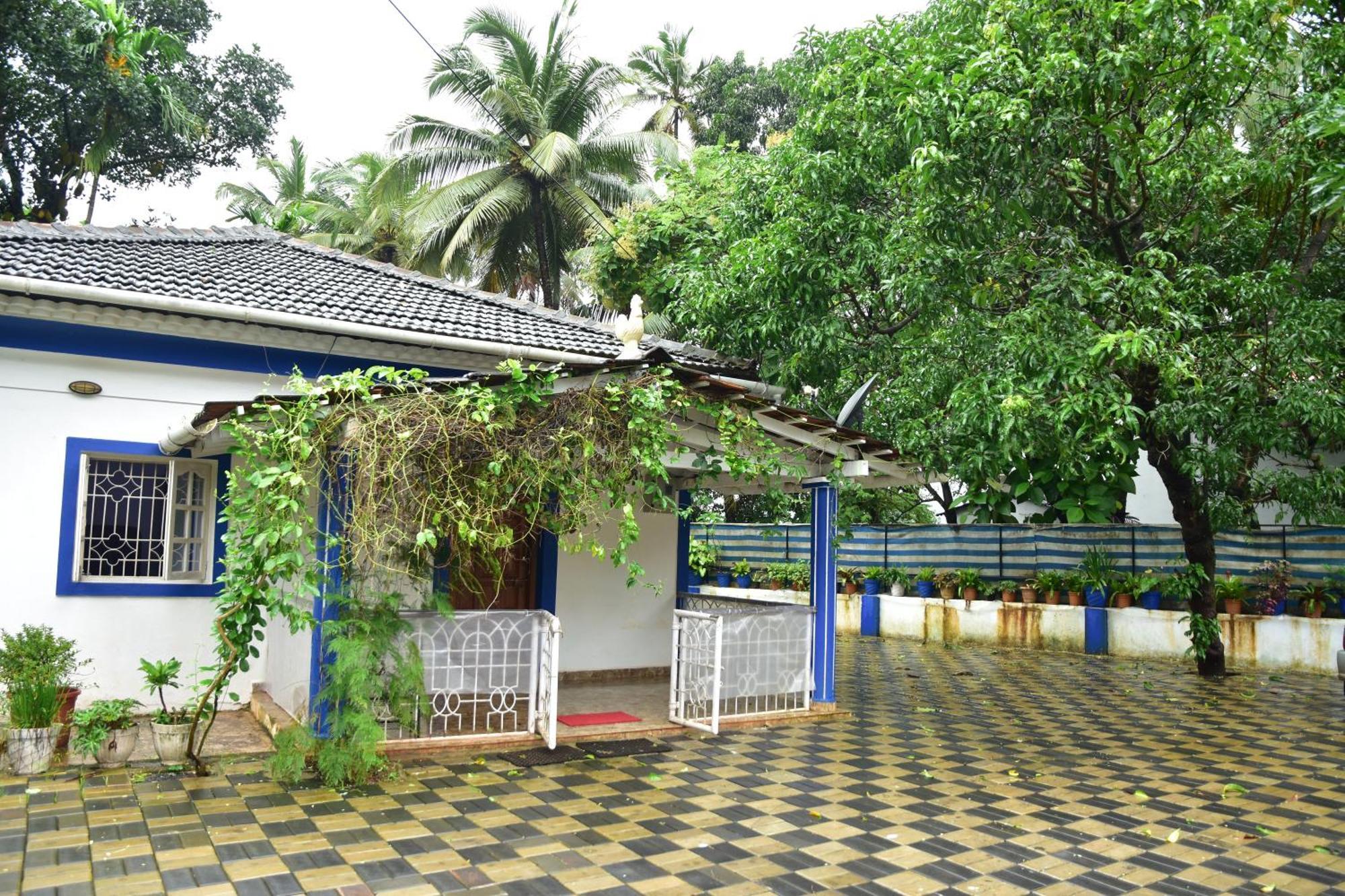 Casa Dcm And Esmeralda - Villa'S And Lake View Rooms In Bambolim With Swimming Pool Acces Exterior photo